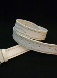 http://articulo.mercadolibre.com.ar/MLA-606546789-cinturones-cuero-crudo-varios-colores-_JM